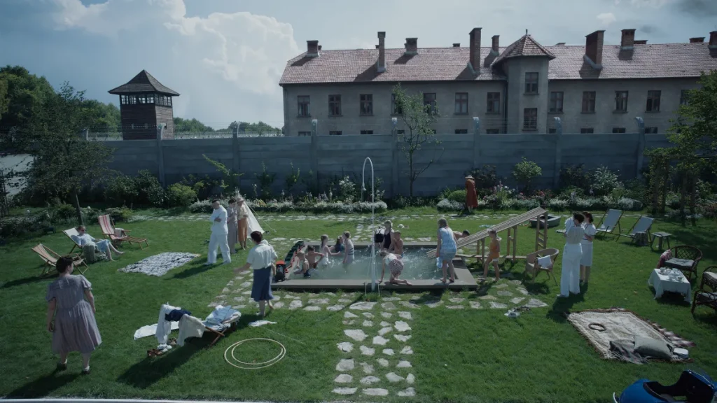 escena de la película zona de interés