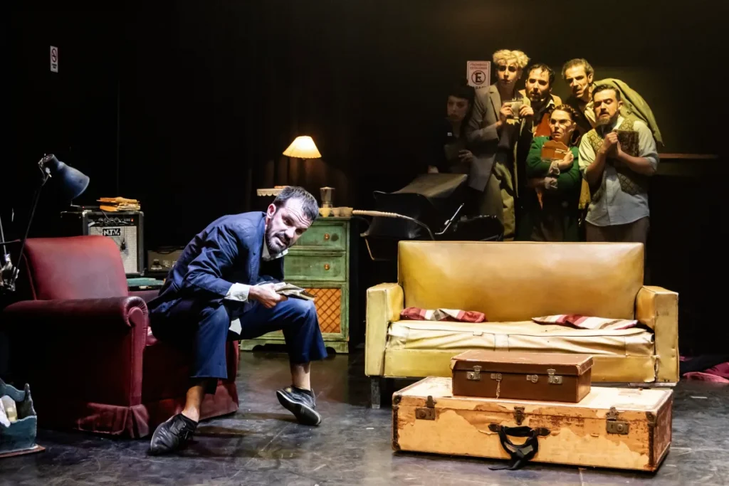 el elenco de la obra el funeral de los objetos en el paseo la plaza