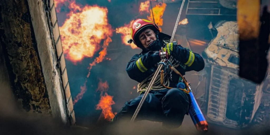 escena de la película china Sismo magnitud 9.5 desastre total