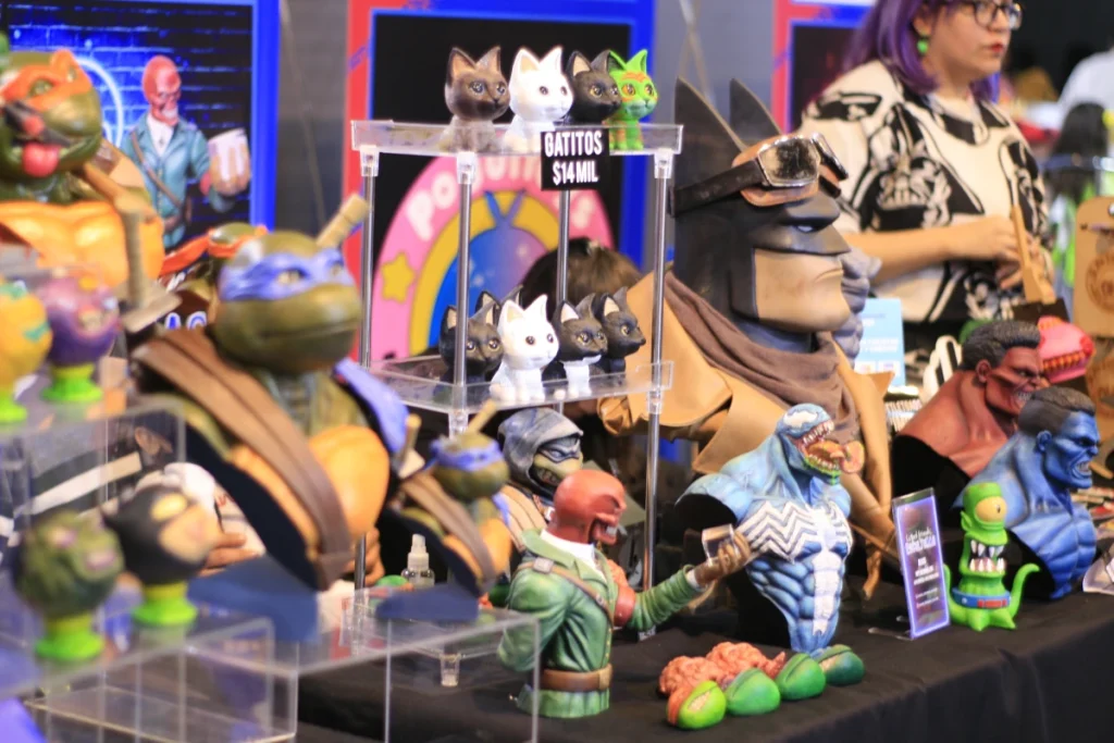 distintas figuras en el sector de artistas de aac 2024