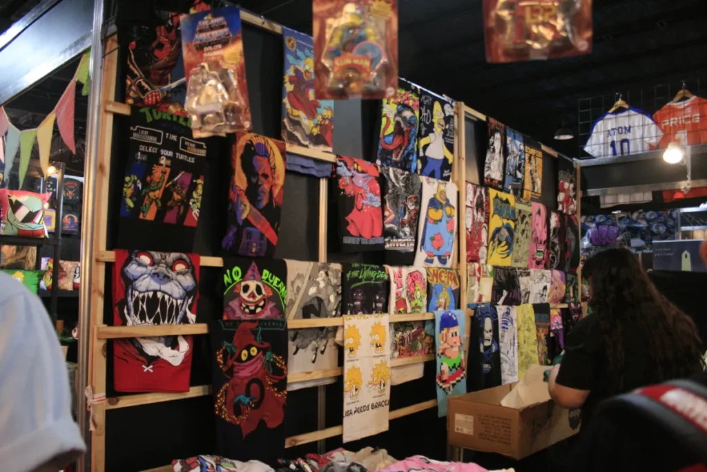 stand de remeras en la comic con
