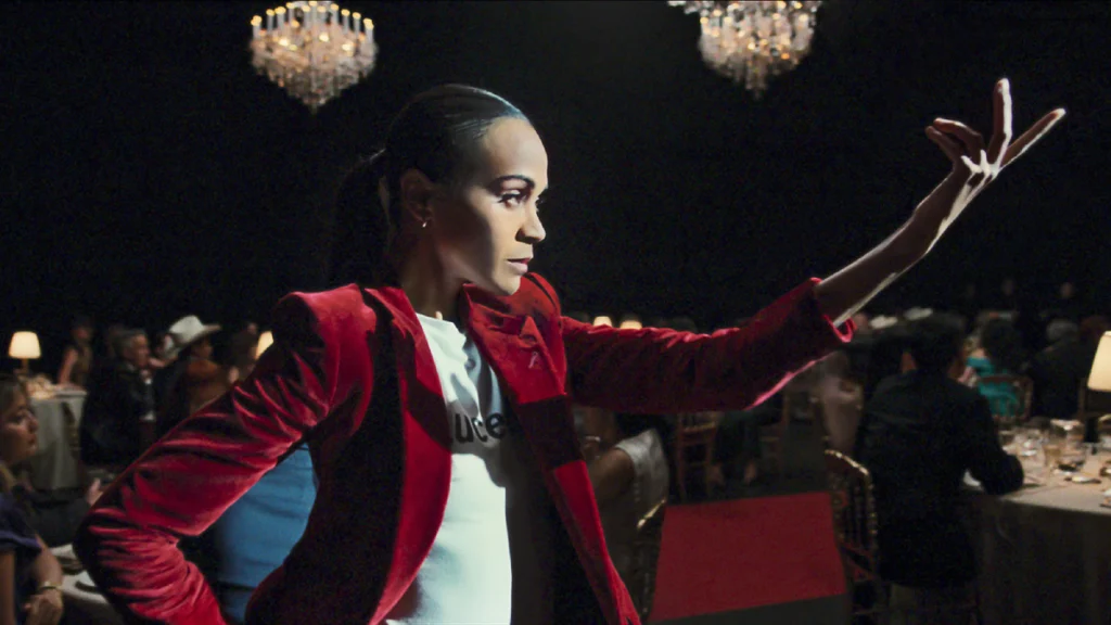 zoe saldaña en una escena de emilia perez