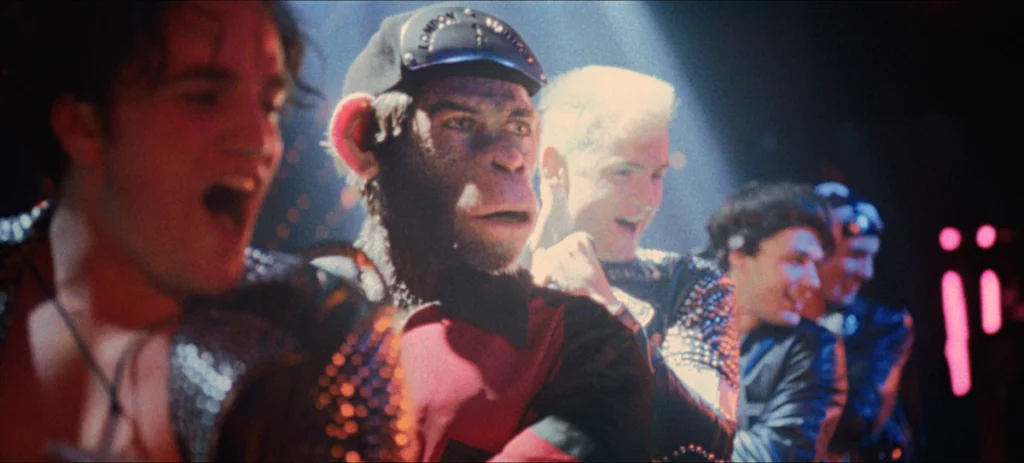 escena de better man, la película sobre la vida de robbie williams 