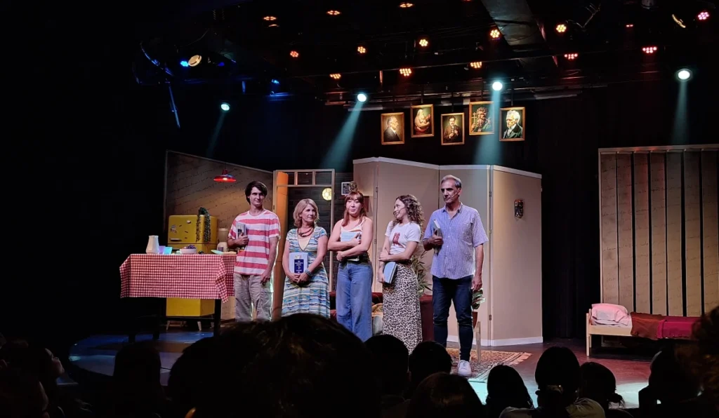 el elenco de la obra musical pasaporte 