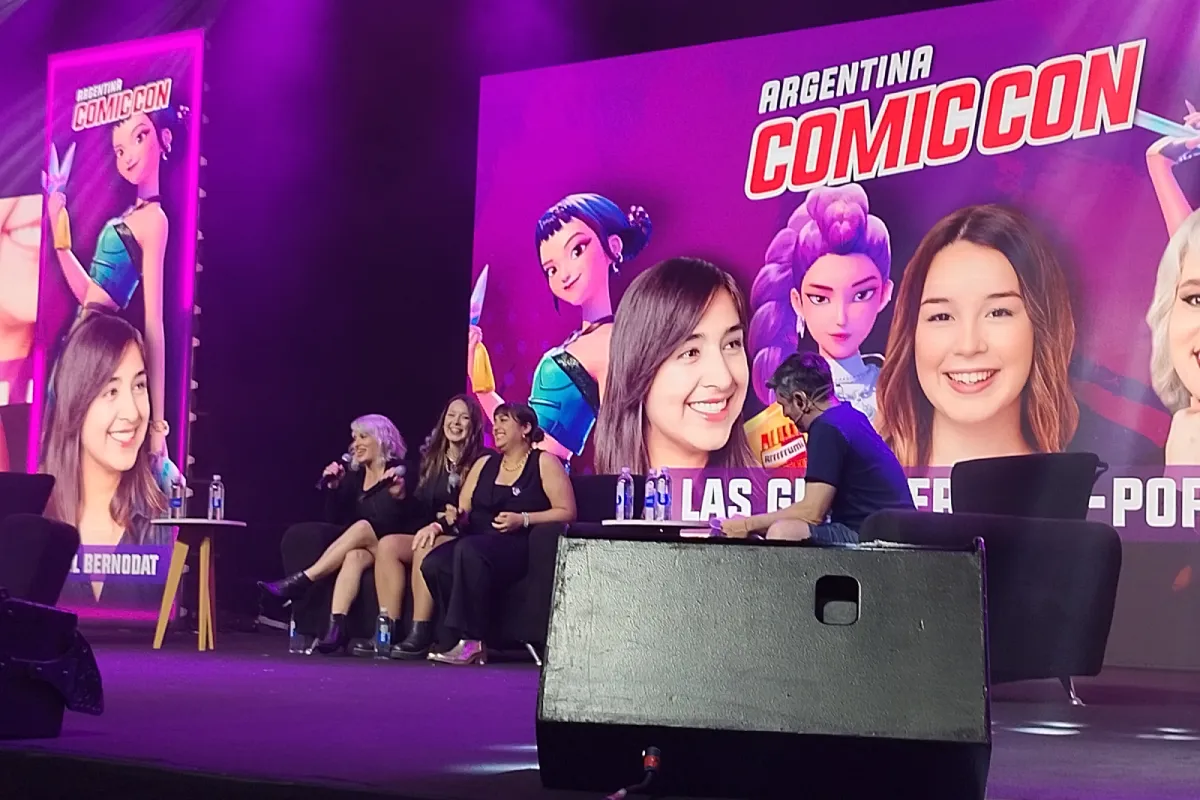 panel de las voces de las guerreras kpop en Argentina comic con 2025